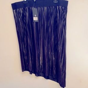 Bias cut pleated shimmer skirt nwt